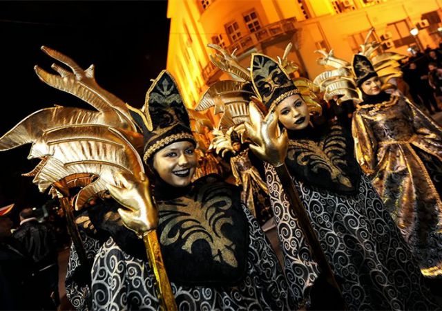 Carnival Maks