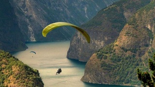 Paragliding 