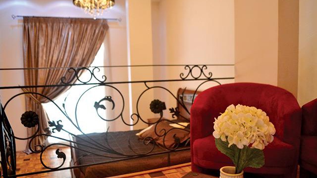 Hotel White House