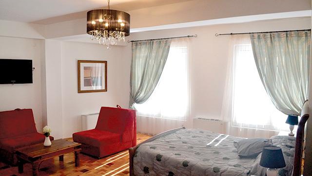 Hotel White House