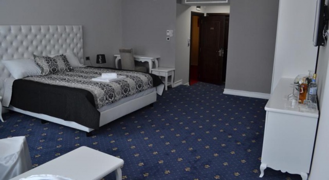 Hotel Emi