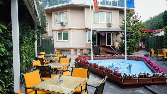 Hotel Aristocrat Palace