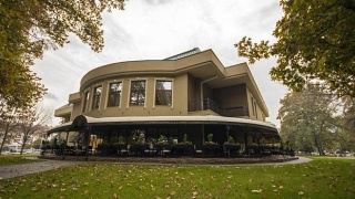 Villa Park Hotel